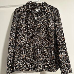 Womens size xl button up top never worn